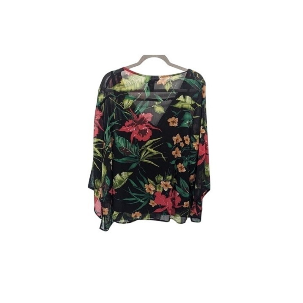 Requirements‎ women's floral blouse size 2X